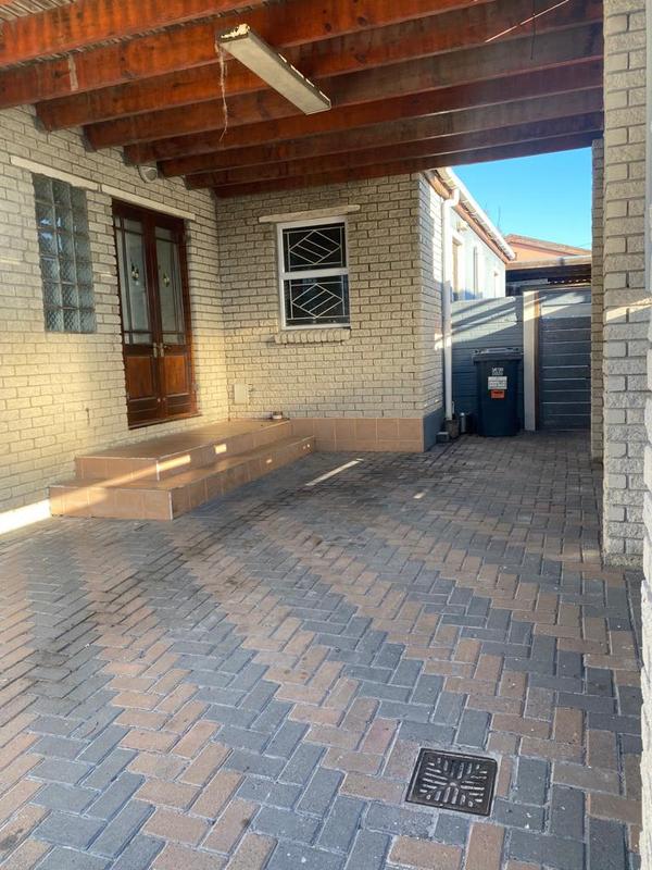 3 Bedroom Property for Sale in Maitland Western Cape